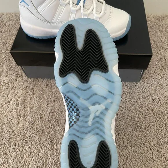 Air Jordan 11 Retro "Legend Blue" Size 4Y - Picture 5 of 7